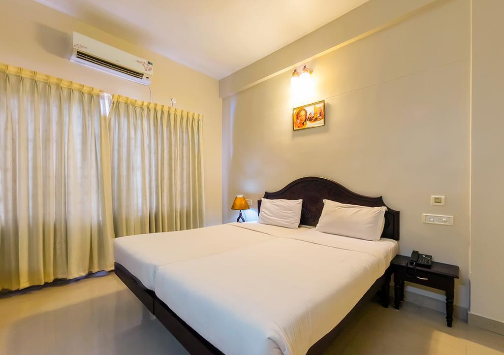 Hotel Geethu International Ковалам Екстер'єр фото
