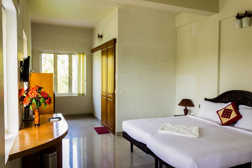 Hotel Geethu International Ковалам Екстер'єр фото
