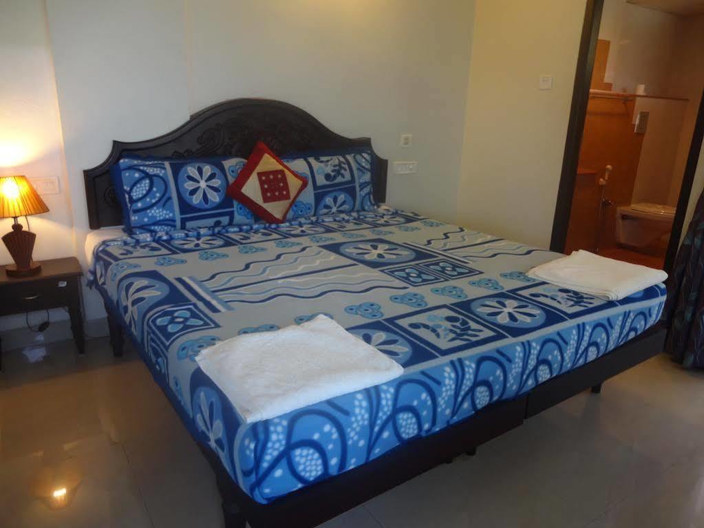 Hotel Geethu International Ковалам Екстер'єр фото
